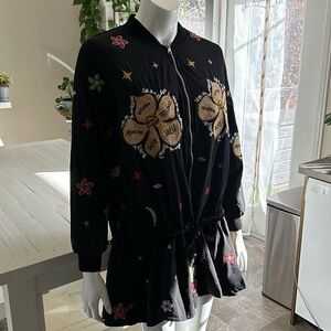 Size 6 black zip up embroidery jacket with pockets